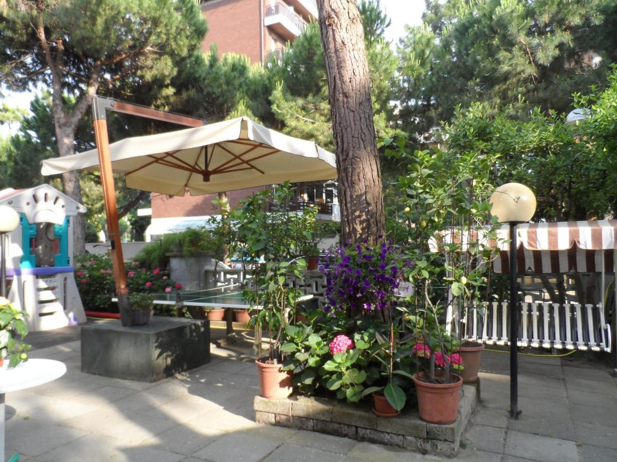 Hotel Selene Milano Marittima Exterior photo